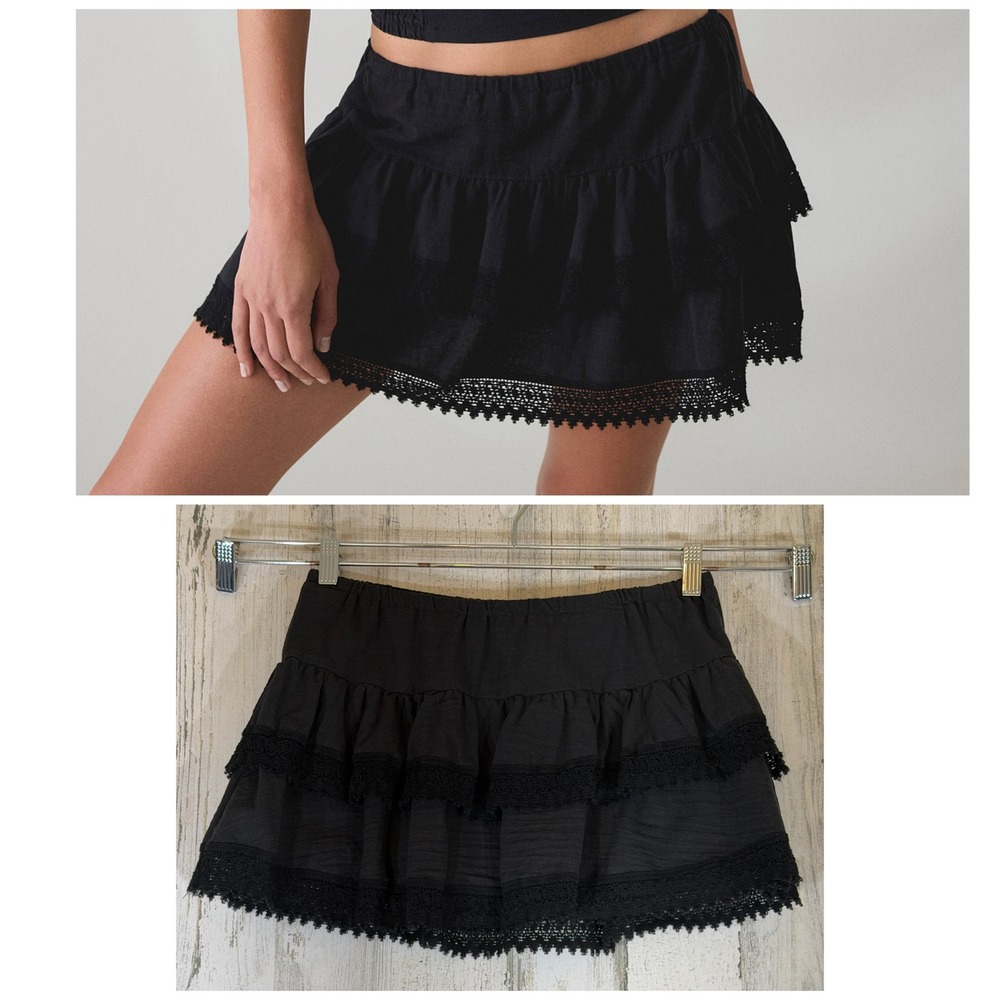 UO Kimchi Blue Mini Skirt XS Black Tiered Ruffle Crochet Lace Trim OB2557175
